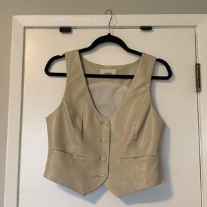 aritzia- wilfred desire vest- sand white- size 8